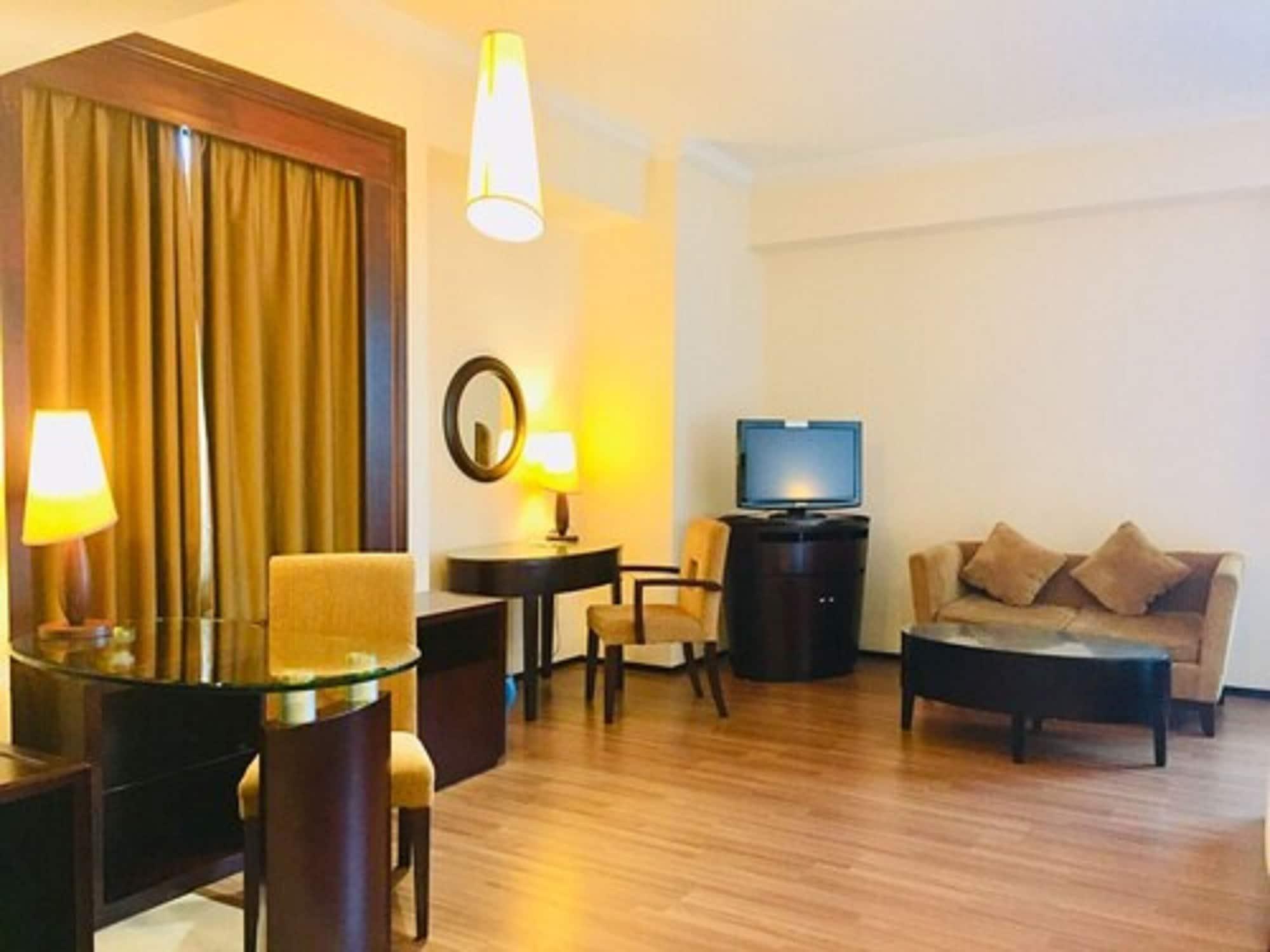 Crystal Crown Hotel Jb Johor Bahru Exterior photo