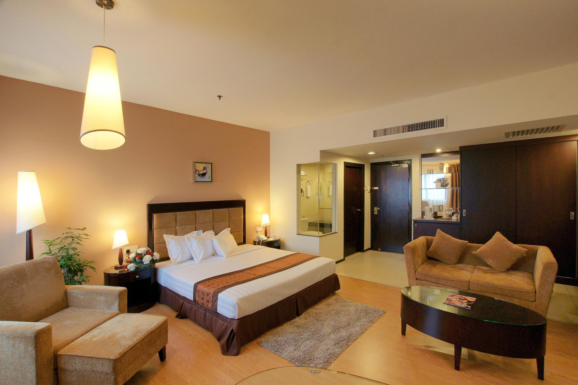 Crystal Crown Hotel Jb Johor Bahru Exterior photo