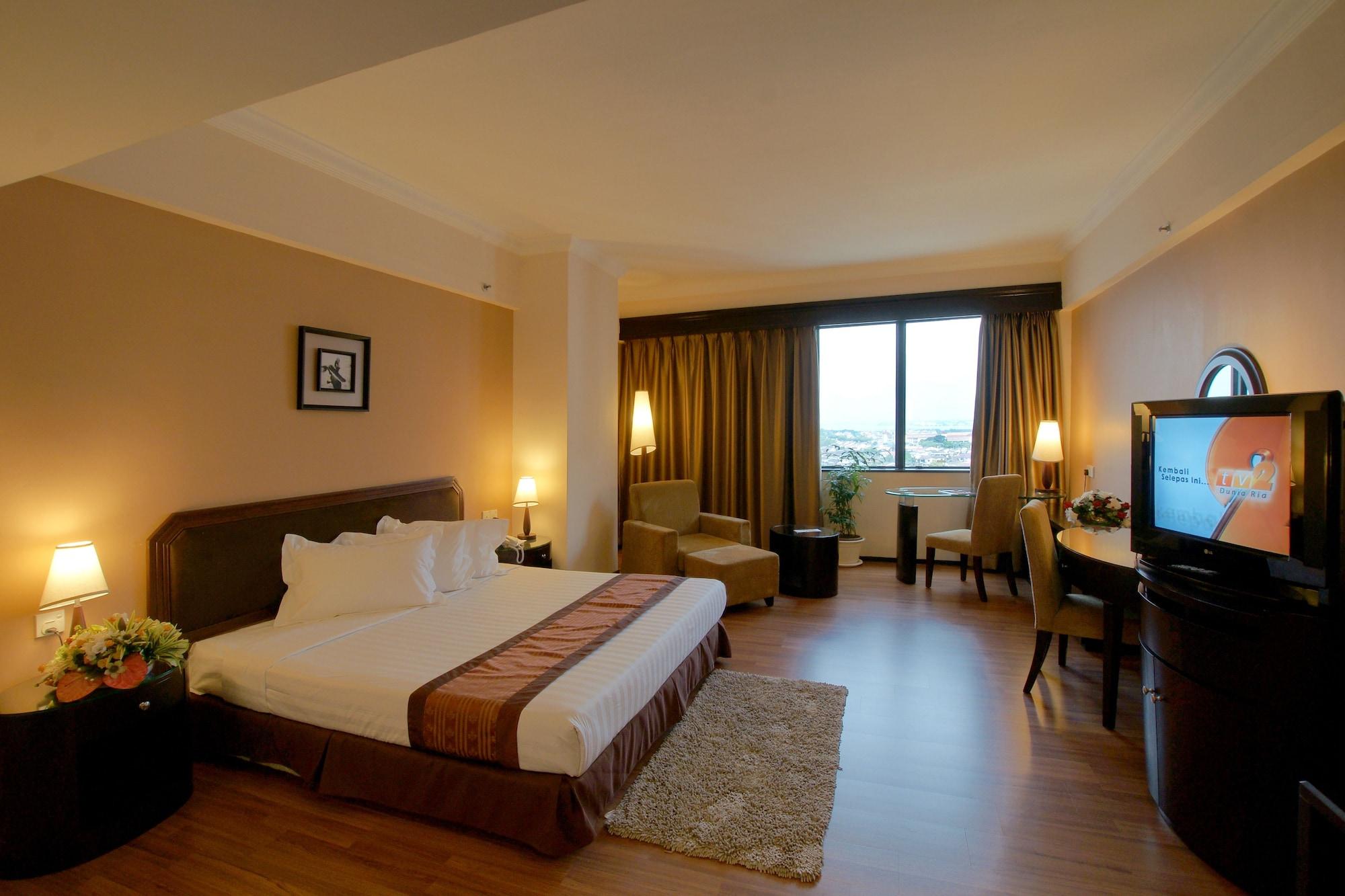 Crystal Crown Hotel Jb Johor Bahru Exterior photo