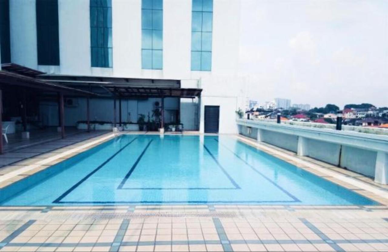 Crystal Crown Hotel Jb Johor Bahru Exterior photo